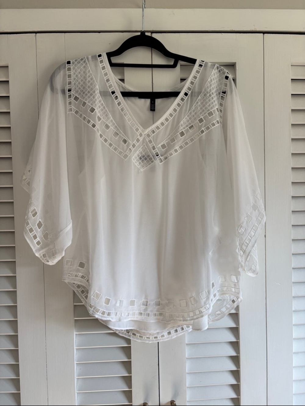 Women’s White House black market blouse sz small